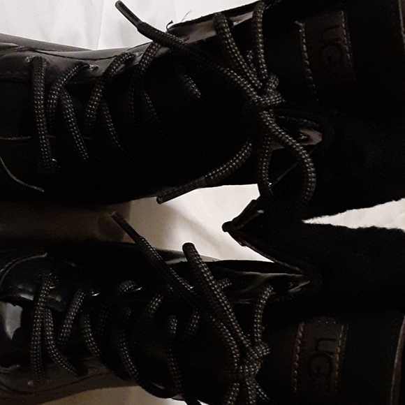 Boots - Picture 3 of 9